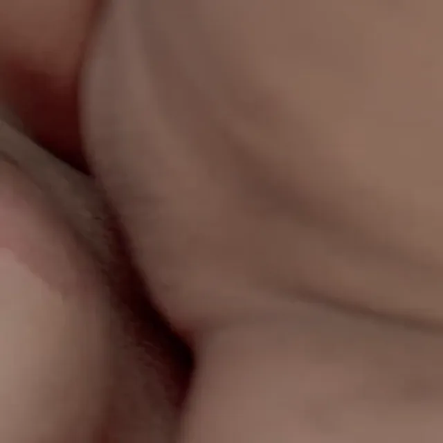 इंडियन पोर्न फिल्म में लड़की की चूत में लंड पिलाई चोदाचोदी वीडियो — screenshot 7