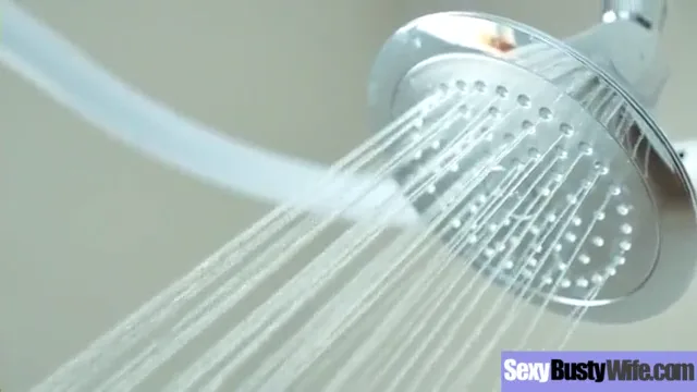 बेटे के दोस्त से माँ की शॉवर में मस्त चूत चुदाई और गांड चाटने का देसी आंटी सेक्स