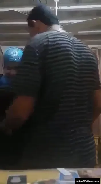 पाकिस्तानी भाभी ड्राइवर से खुलकर मजे करती हुई गंदी एमएमएस — screenshot 3