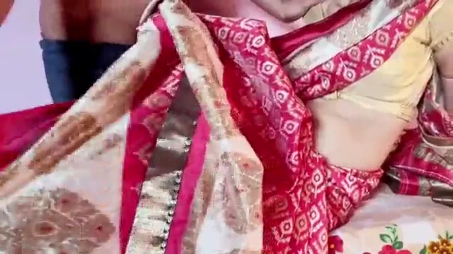 गुजराती भाभी ने बॉस के लंड को धोकर चूसा और चूत चुदाई करवाई वीडियो
