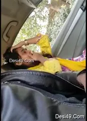 कार में गर्लफ्रेंड ने ठरकी बॉयफ्रेंड का लंड चूसकर हिंदी ऑडियो के साथ चुदाई की वीडियो — screenshot 3