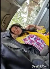 कार में गर्लफ्रेंड ने ठरकी बॉयफ्रेंड का लंड चूसकर हिंदी ऑडियो के साथ चुदाई की वीडियो — screenshot 5