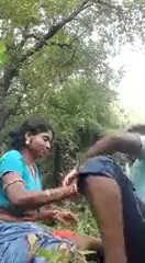 पड़ोसन बीवी को जंगल में ले जाकर मुंह पर वीर्य गिराया देसी गांड चुदाई ब्लू फिल्म — screenshot 4