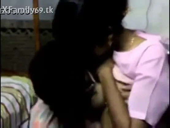 अधेड़ चाचा ने जवान भतीजी के बड़े बूब्स दबाकर चूत चुदाई का मजा लिया — screenshot 4