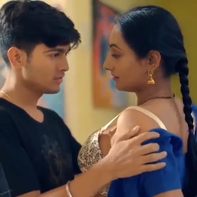 बेटे का दोस्त भाभी की गीली चूत चोदकर कामवासना मिटाए देसी हिंदी बीएफ वीडियो