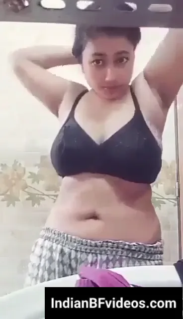 कामुक लड़की ने थूक से चूत गीली कर हस्तमैथुन किया देसी चूत वीडियो — screenshot 3
