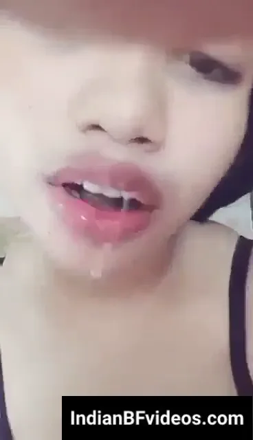 कामुक लड़की ने थूक से चूत गीली कर हस्तमैथुन किया देसी चूत वीडियो — screenshot 8