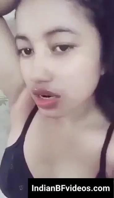 कामुक लड़की ने थूक से चूत गीली कर हस्तमैथुन किया देसी चूत वीडियो — screenshot 9