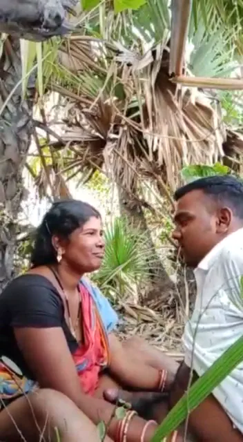 मल्लू देसी टीचर की खेतों में लवर से जोरदार चुदाई मल्लू बीएफ वीडियो — screenshot 3