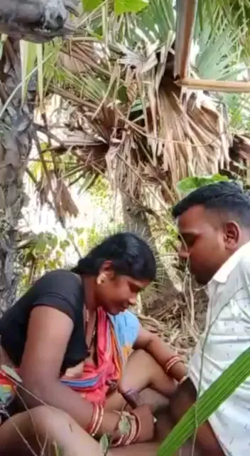 मल्लू देसी टीचर की खेतों में लवर से जोरदार चुदाई मल्लू बीएफ वीडियो — screenshot 5