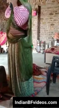 गांव वाली भाभी का लेहंगा उठाकर देवर ने चूत चोदी देहाती चुदाई वीडियो — screenshot 1