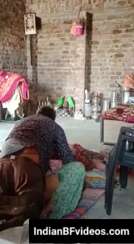 गांव वाली भाभी का लेहंगा उठाकर देवर ने चूत चोदी देहाती चुदाई वीडियो — screenshot 4