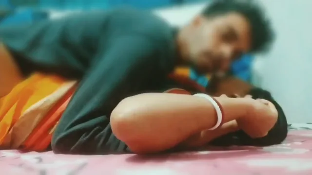 देवर के दोस्त ने पैसे देकर भाभी की हार्ड चुदाई कर दी हिंदी बीएफ — screenshot 4