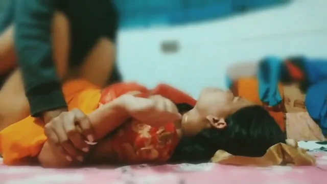 देवर के दोस्त ने पैसे देकर भाभी की हार्ड चुदाई कर दी हिंदी बीएफ — screenshot 7