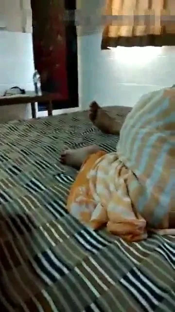 मराठी कामवाली आंटी की देसी गांड चूत चुदाई हिंदी बीएफ ब्लू फिल्म — screenshot 2