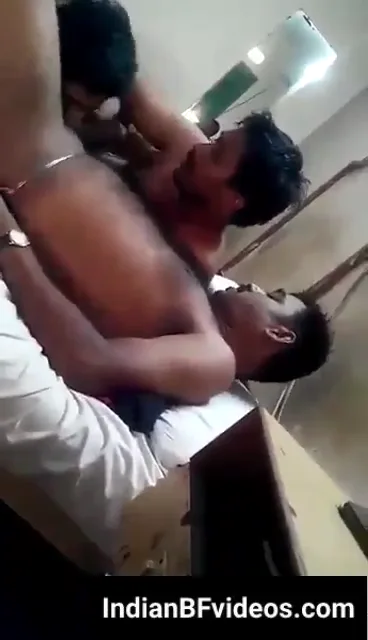 ठरकी बॉस ने दो गे एम्प्लोयी को बड़ा लंड चुसवाया गे सेक्स वीडियो — screenshot 3