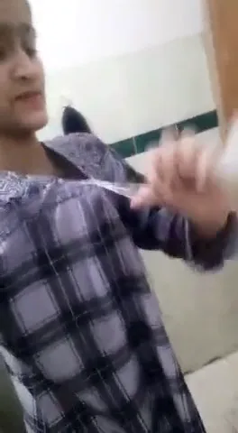 हॉट फिगर वाली होस्टल गर्ल लड़कियों को लेस्बियन बनाकर चूत चाटने वाली ब्लू फिल्म — screenshot 1