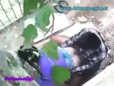 आउटडोर में चोदाचोदी करते कपल को चुपके से फिल्माया देसी एमएमएस वीडियो — screenshot 5