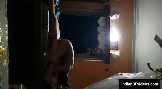 नंगी होकर लंड की सवारी करती देसी लड़की की चूत चुदाई हिंदी बीएफ एमएमएस — screenshot 4