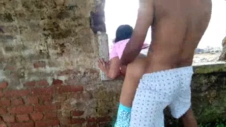 क्रेजी देसी कपल की गोवा खंडर में देहाती चुदाई MMS ब्लू फिल्म हिंदी बीएफ — screenshot 10