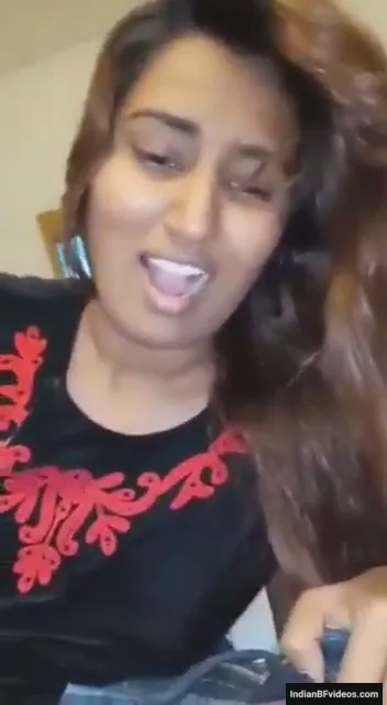तेलुगु देसी बेब स्वाति नायडू की मोटी चूत मुठ मारकर गंदा माल निकालने वाली ब्लू फिल्म — screenshot 5