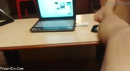 मल्लू सेक्रेटरी ने ऑफिस में बॉस के लंड और आंड चूसकर दिया जबरदस्त ब्लोजॉब वीडियो