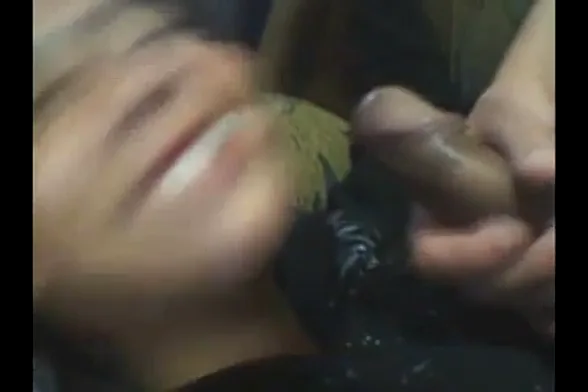 ऑफिस माल की चूत चाटकर मुंह पर वीर्य गिराने वाला वीडियो — screenshot 1
