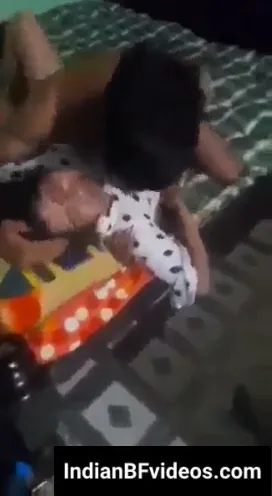 भाभी की जोरदार चुदाई पड़ोस के जवान लड़के ने गांड मारकर की देसी MMS — screenshot 3