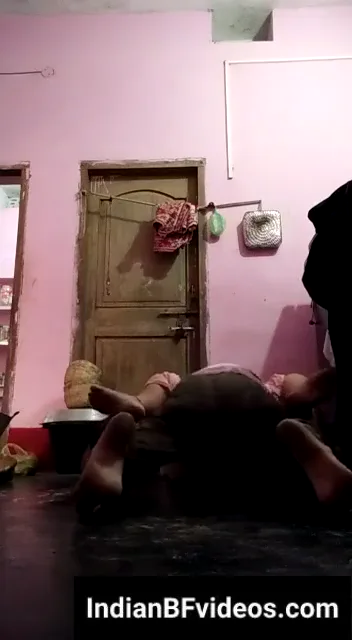 माँ बाप के आने से भाई बहन की चुदाई बीच में रुकी देसी रिश्ता सेक्स एमएमएस — screenshot 1