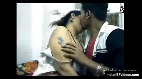 आंटी ने भतीजे संग किया हॉट फ्रेंच किसिंग और ओरल सेक्स रोमांस वीडियो
