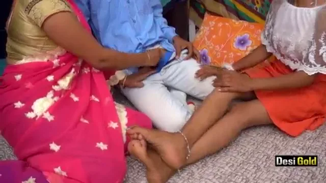 भाभी ने ननंद को बेडरूम में भैय्या का मोटा लंड पकड़कर चुदाई सिखाई हिंदी बीएफ देसी सेक्स