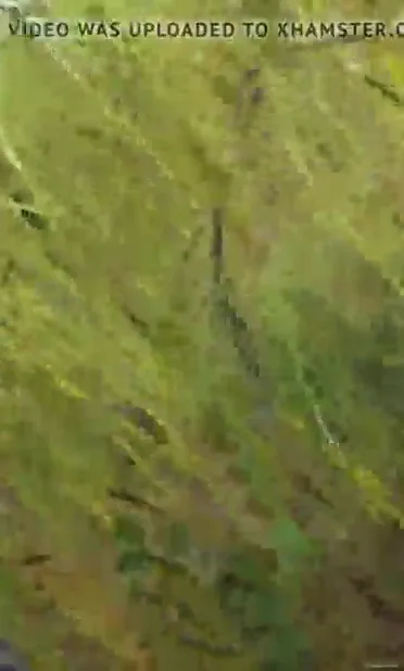 लौड़े पर कंडोम चढ़ाकर चुदाई करती देसी आंटी हिंदी बीएफ वीडियो — screenshot 2