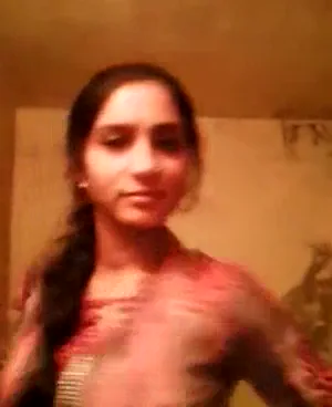देसी लड़की ने बनाया अपना नंगा विडियो और दिखाया चूत चुदाई का मजा — screenshot 1