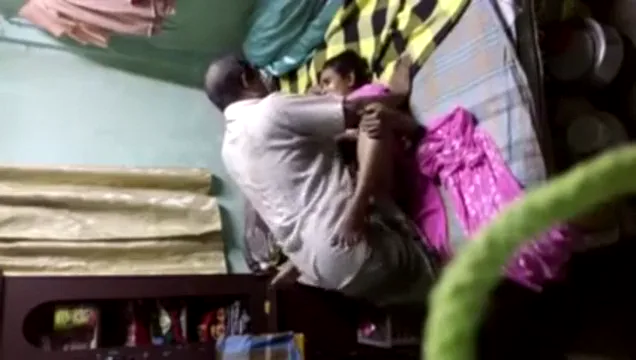 जवान भतीजी को चाचा ने जोर जोर से चोदा देसी चोदाचोदी हिंदी बीएफ वीडियो — screenshot 5