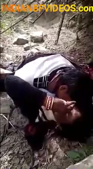 नंगी औरत को जोर जोर से चोदकर सेक्सी मूवी बनाई देसी बीएफ वीडियो — screenshot 4