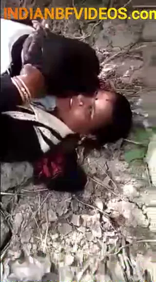 नंगी औरत को जोर जोर से चोदकर सेक्सी मूवी बनाई देसी बीएफ वीडियो — screenshot 5