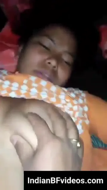 पड़ोसी गांव की भाभी को रात में घर जाकर जोर से चोदा देसी चुदाई वीडियो — screenshot 3