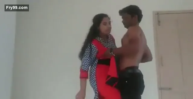 कन्नड़ कपल का खड़े खड़े जोरदार किसिंग रोमांस देसी सेक्स हिंदी बीएफ वीडियो — screenshot 3
