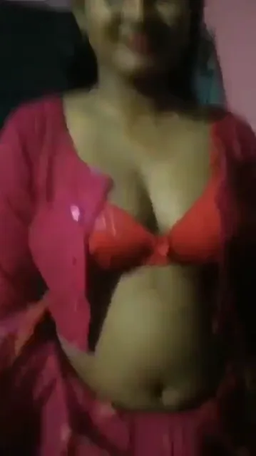 सिर पर पल्लू ओढ़ी देसी भाभी को देवर ने जबरदस्ती नंगा करके गांड और चूत चोदी हिंदी बीएफ — screenshot 1