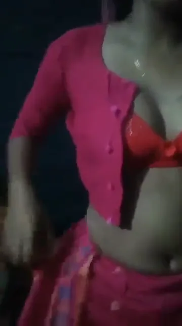 सिर पर पल्लू ओढ़ी देसी भाभी को देवर ने जबरदस्ती नंगा करके गांड और चूत चोदी हिंदी बीएफ — screenshot 3