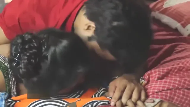 भाभी और नौकर का डबल एक्स रोमांस देसी सेक्स चुदाई हिंदी बीएफ वीडियो — screenshot 8