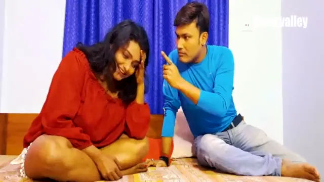 बॉयफ्रेंड से चुदने के बाद लिव इन पति से चुदती लौंडी वीडियो