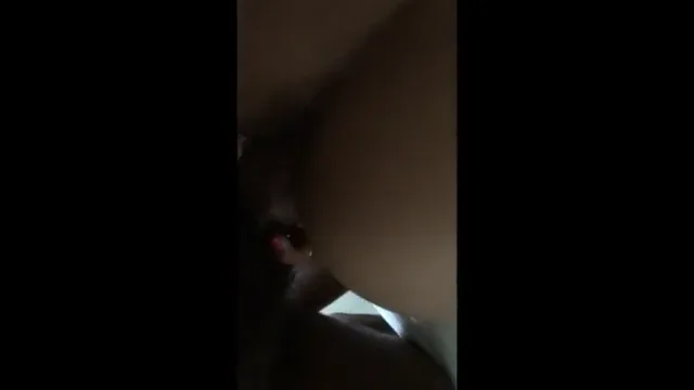 दिल्ली वाली कुड़ी होटल में boyfriend के लंड पर चढ़कर की देसी चुदाई हिंदी बीएफ — screenshot 4