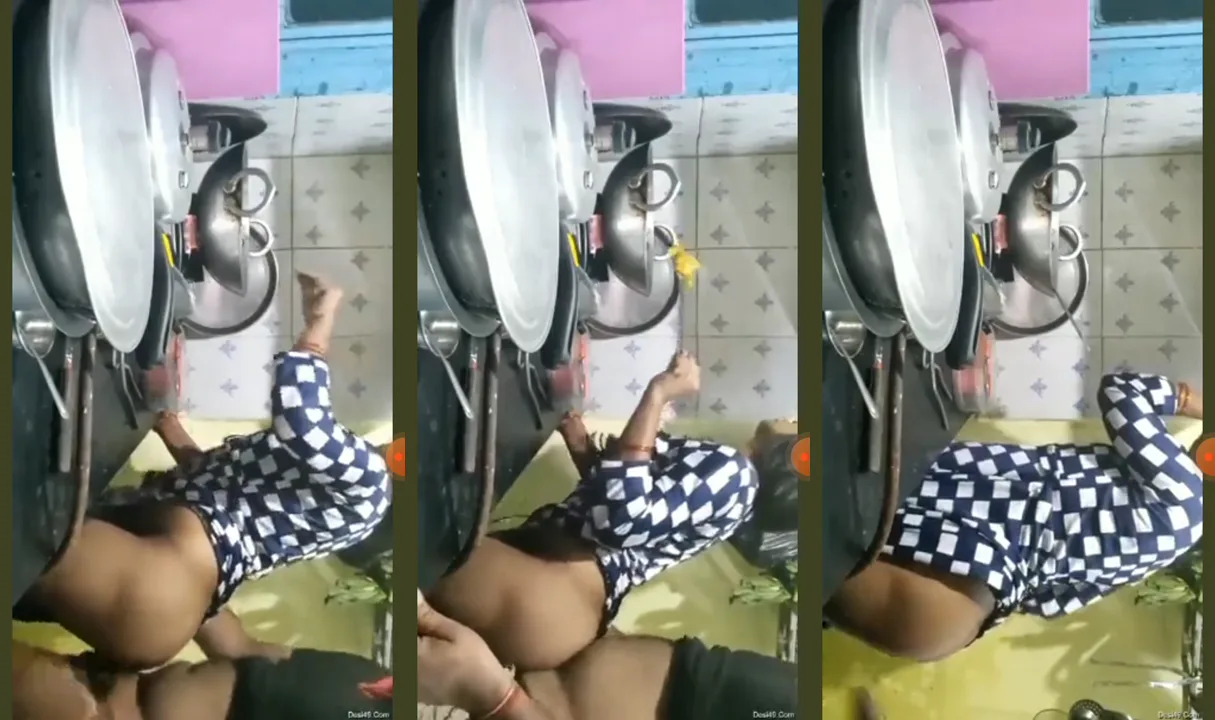 खाना पकाती बीवी का गाउन उठाकर पति ने की डॉगीस्टाइल देसी चुदाई वीडियो