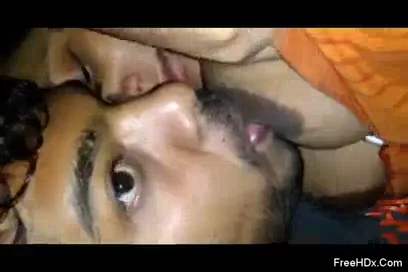 भाभी ने देवर को चुचों का दूध पिलाया और देसी चुदाई की ब्लू फिल्म — screenshot 2