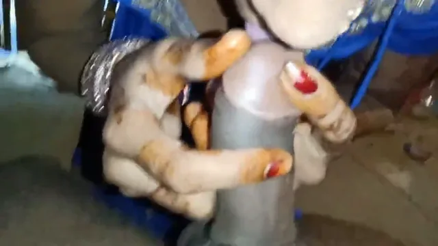 सेक्सी मुस्लिम भाभी ने लंड हिलाकर मालिश दी और मुंह में लिया वीडियो — screenshot 6