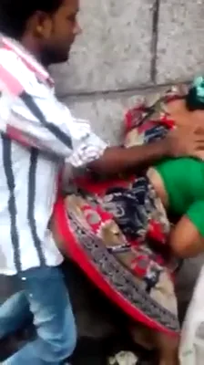 मुंबई की रंडी का सड़क पर खुला चोदाई वाला देसी एमएमएस वीडियो — screenshot 4