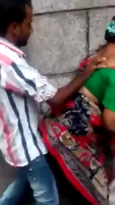 मुंबई की रंडी का सड़क पर खुला चोदाई वाला देसी एमएमएस वीडियो — screenshot 5