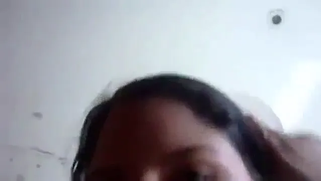 नुकीले चूचे वाली सेक्सी लड़की की जोरदार चूत चुदाई देसी बीएफ वीडियो — screenshot 1
