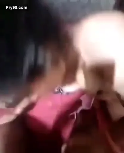 पति पत्नी ने ऑनलाइन फैंस को दिखाया अपना देसी चुदाई का पूरा खेल हिंदी बीएफ वीडियो — screenshot 3